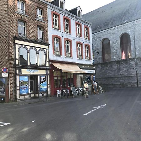 Le Repos De La Meuse Apartment จิเวต์ ภายนอก รูปภาพ