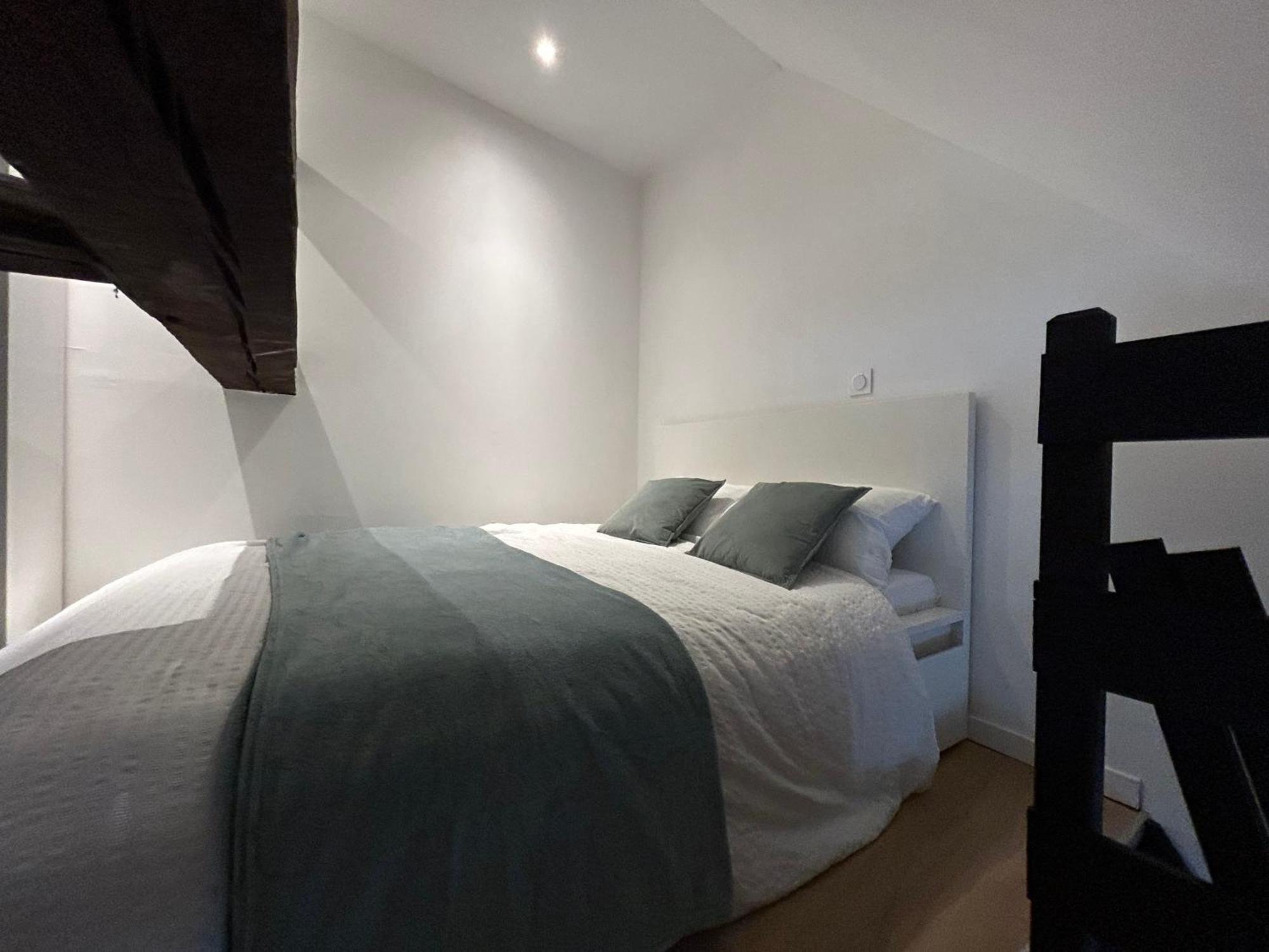 Le Repos De La Meuse Apartment จิเวต์ ภายนอก รูปภาพ